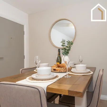 Stylish & Modern 2 Bed 2 Bath With Free Parking Apartment Leeds  Exterior photo