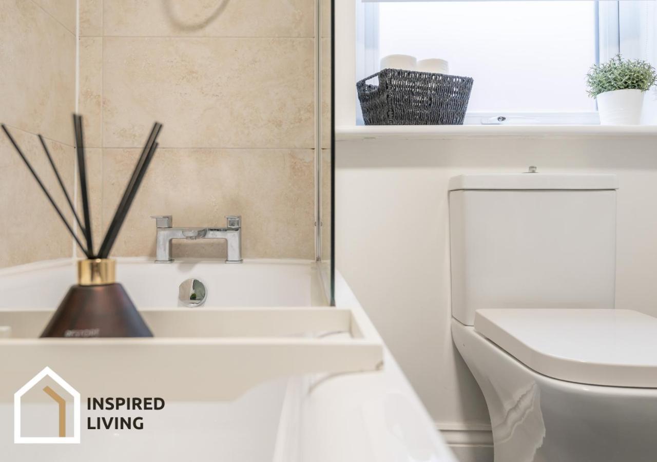Apartment Stylish & Modern 2 Bed 2 Bath With Free Parking