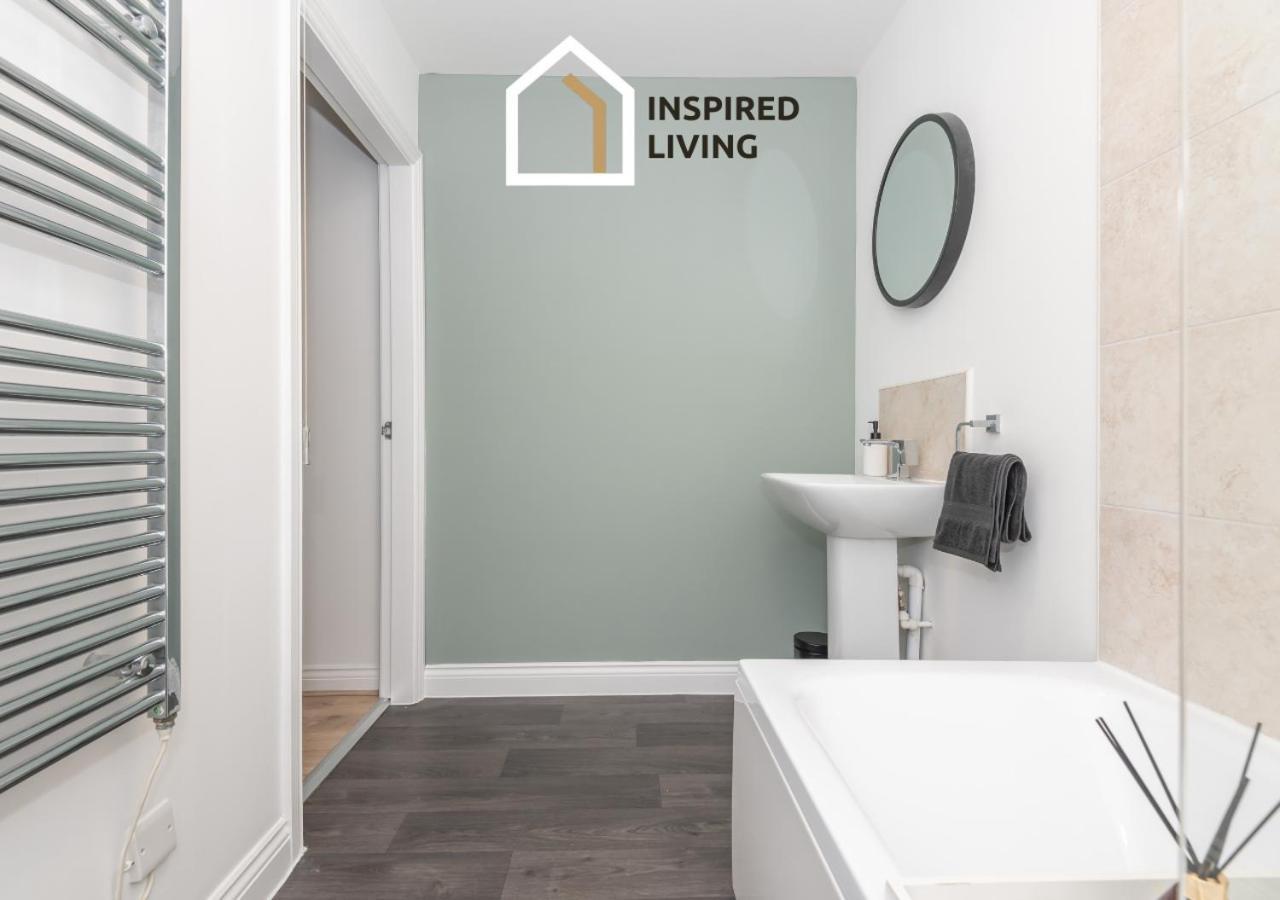 Apartment Stylish & Modern 2 Bed 2 Bath With Free Parking Leeds (West Yorkshire)