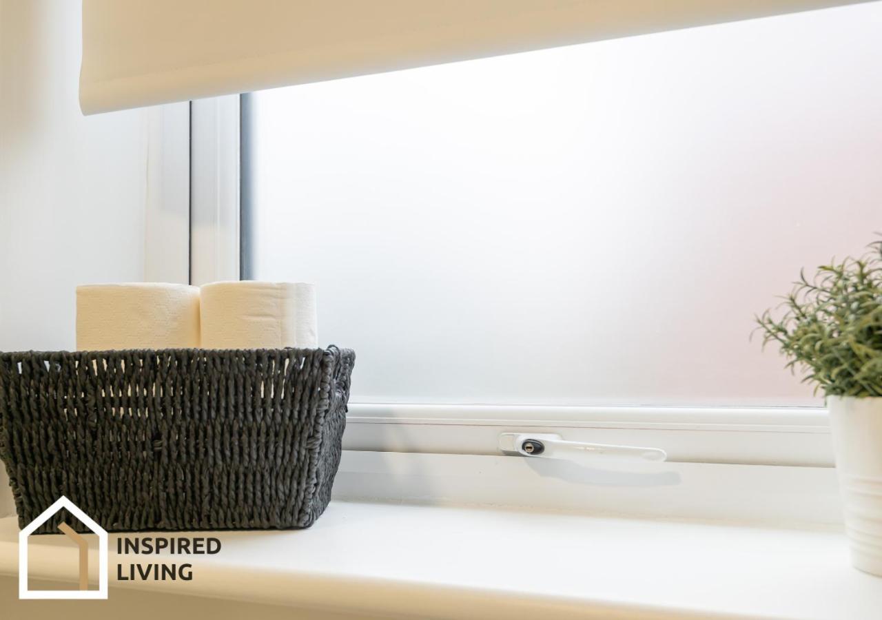 Apartment Stylish & Modern 2 Bed 2 Bath With Free Parking Leeds (West Yorkshire)