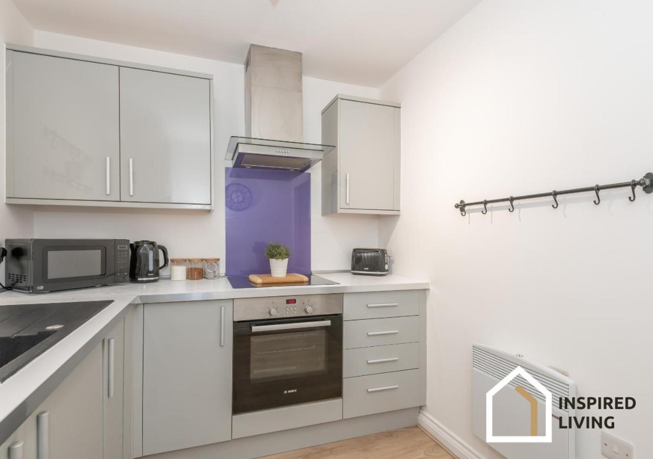 Stylish & Modern 2 Bed 2 Bath With Free Parking * Leeds (West Yorkshire)