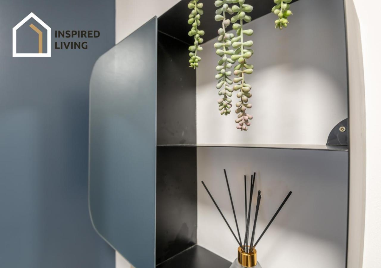 Apartment Stylish & Modern 2 Bed 2 Bath With Free Parking