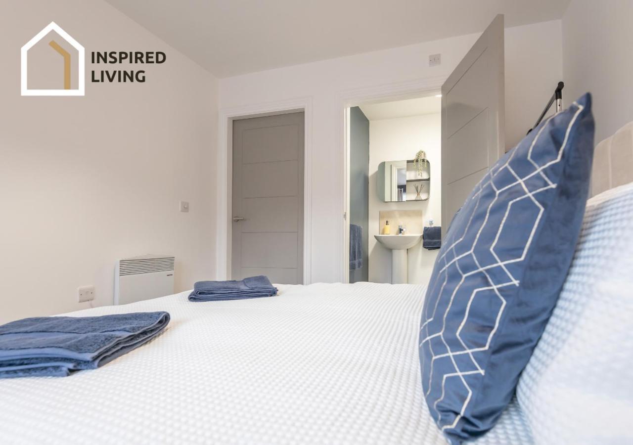 Stylish & Modern 2 Bed 2 Bath With Free Parking Leeds (West Yorkshire)