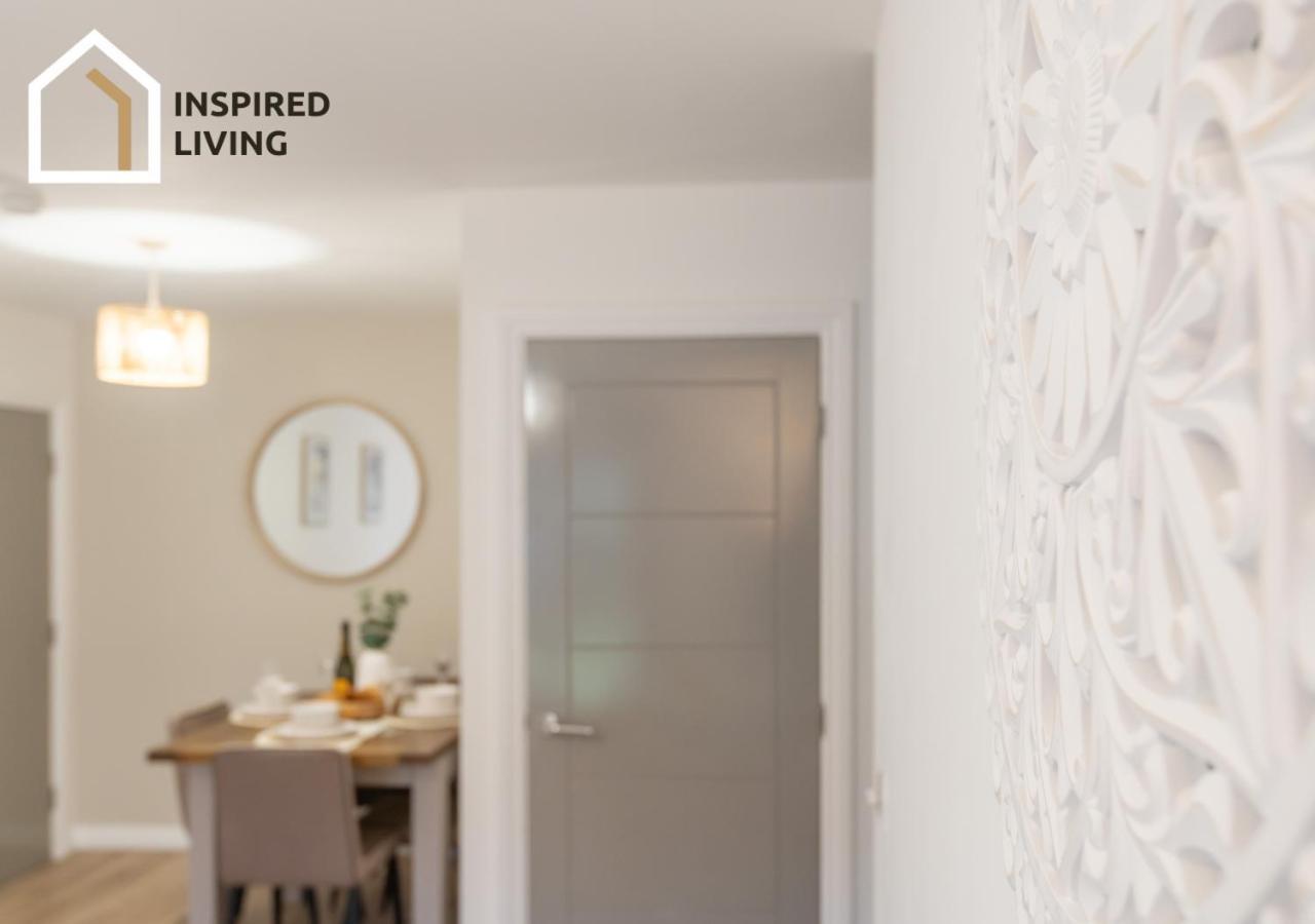 Apartment Stylish & Modern 2 Bed 2 Bath With Free Parking Leeds (West Yorkshire)